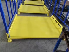 Scaffalatore per pallet da impilare portatile